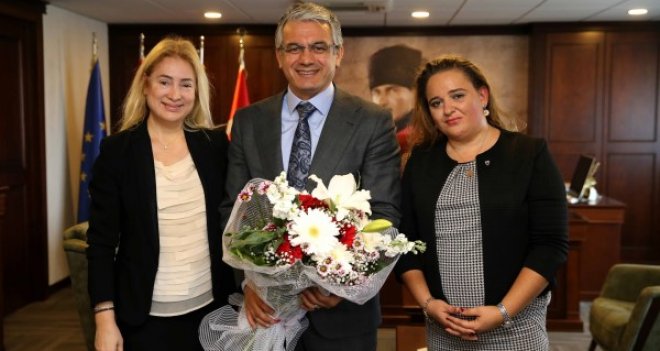 Mülkiyelilerden Akpınar’a ''Üstün Hizmet Ödülü''