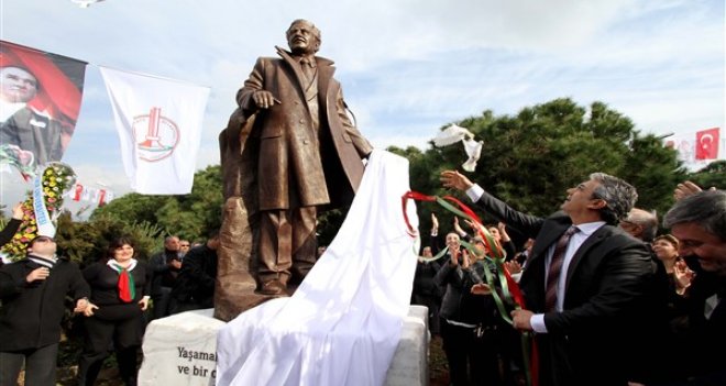 Nazım Hikmet Karşıyaka'da şiirleriyle anılacak