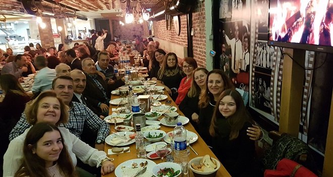 Öğretmenler Karşıyaka'da eğlendi