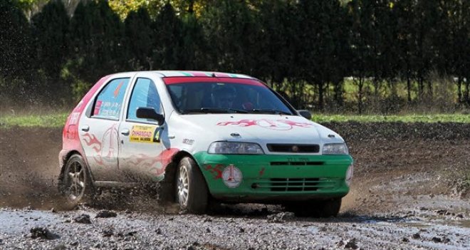 Otomobil sporlarında çifte kupa