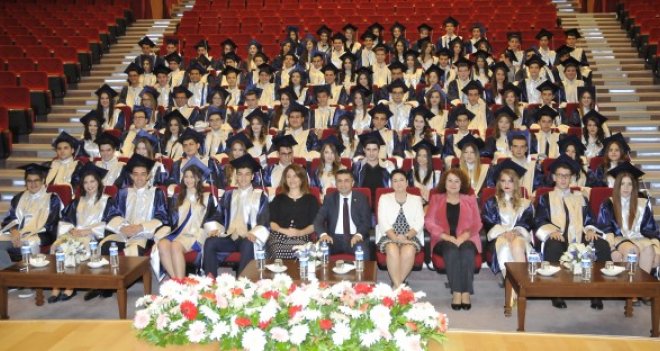 Özel Ege Lisesi mezunlarının üniversite başarısı