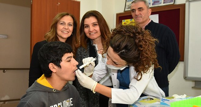 Özel öğrencilerin diş sağlığı kontrol altında