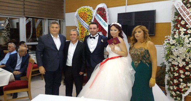 Özel, şoförünü evlendirdi...