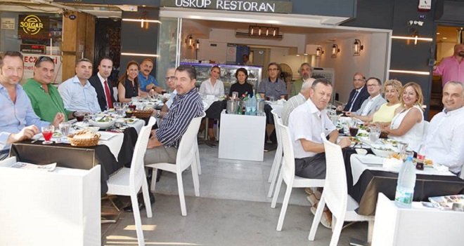 Özel yemekte buluştular...