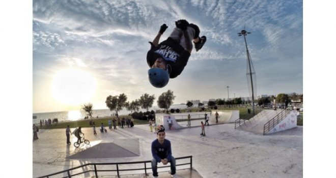 Paten pistleri gençlerin buluşma noktası oldu