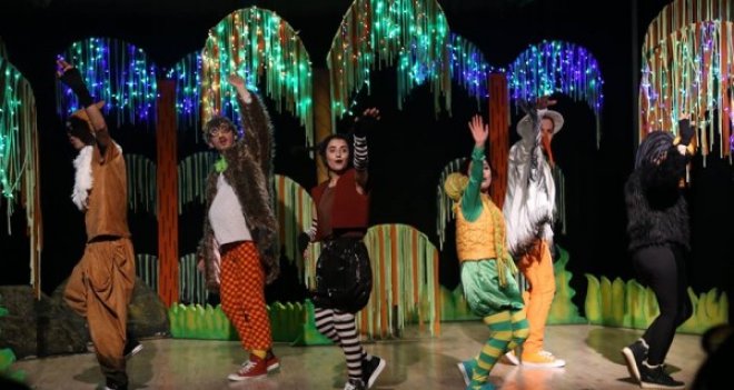 Perdeler çocuklar için açılıyor