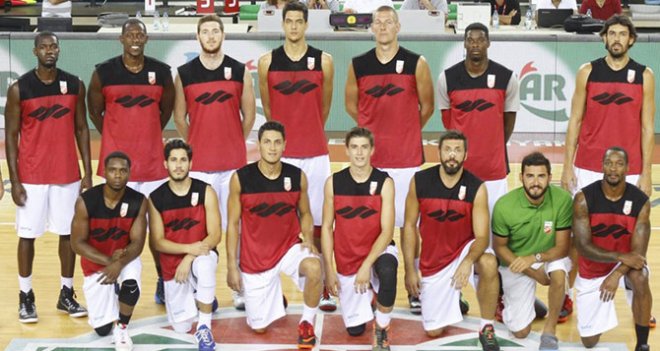 Pınar Karşıyaka Aris ile finalde karşılaşıyor