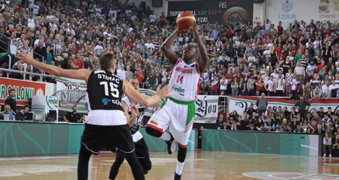 Pınar Karşıyaka avantajı kaptı...