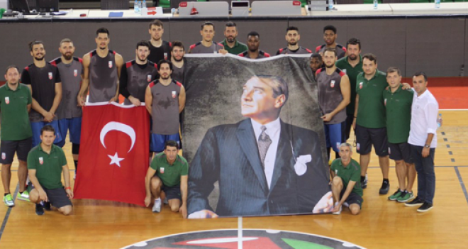 Pınar Karşıyaka, Avrupa'da İstanbul deplasmanında