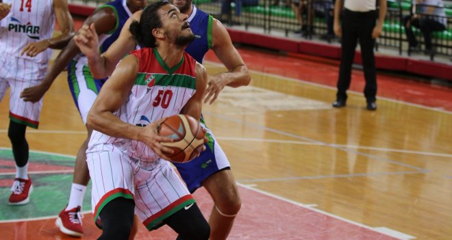 Pınar Karşıyaka, Banvit ile oynuyor...