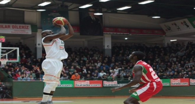 Pınar Karşıyaka, Banvit'e kaybetti