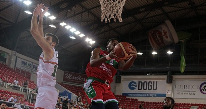 Pınar Karşıyaka Banvit'i farklı yendi