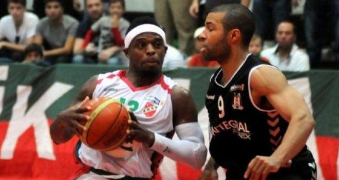 Pınar Karşıyaka, Beşiktaş deplasmanında