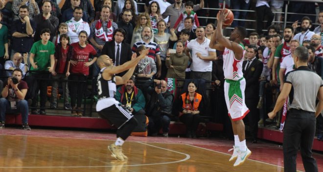 Pınar Karşıyaka, Beşiktaş deplasmanında