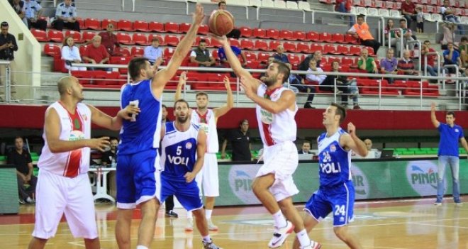 Pınar Karşıyaka, Buducnost'u farklı geçti