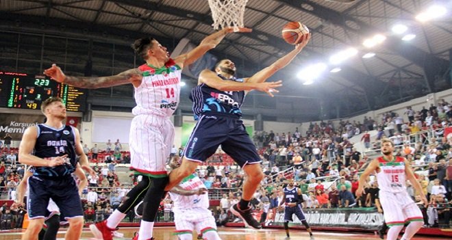 Pınar Karşıyaka evinde vuruldu...