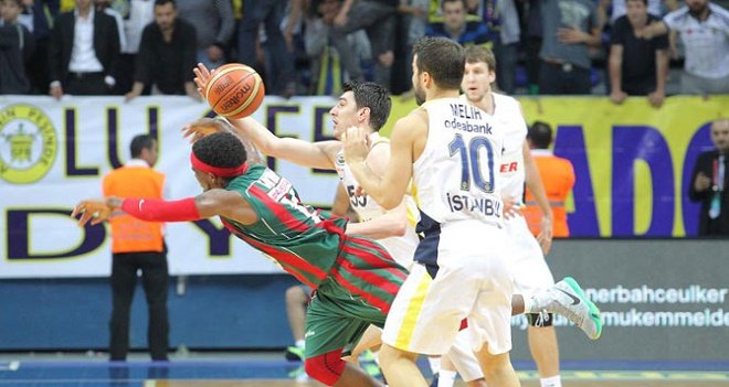 Pınar Karşıyaka, Fenerbahçe Ülker'i uzatmada yendi...