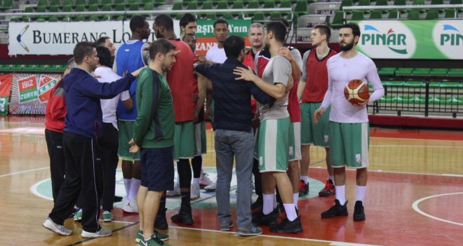 Pınar Karşıyaka, Fenerbahçe'yi ağırlıyor