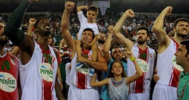 Pınar Karşıyaka final aşkına...