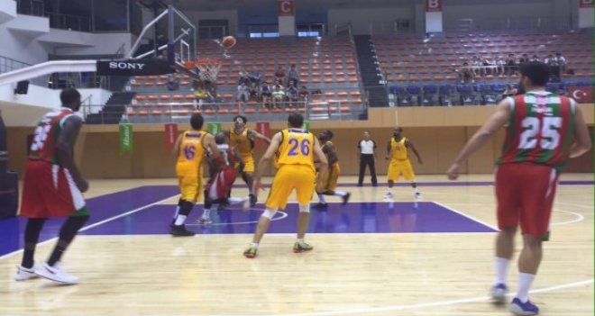 Pınar Karşıyaka, İstanbul'da galip