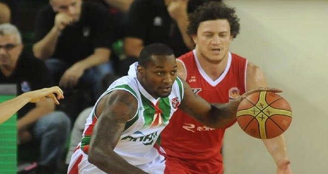 Pınar Karşıyaka Justin Carter’e izin vermedi…