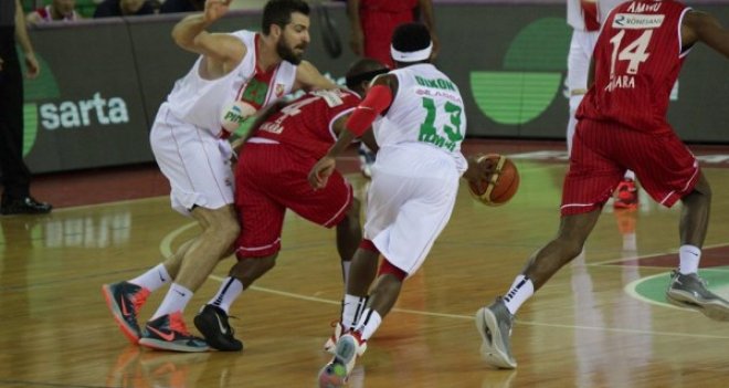 Pınar Karşıyaka, Kolejliler'i eli boş yolladı