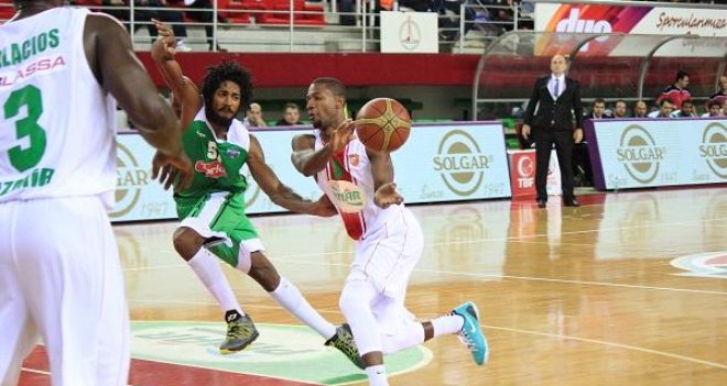 Pınar Karşıyaka namağlup yoluna devam ediyor