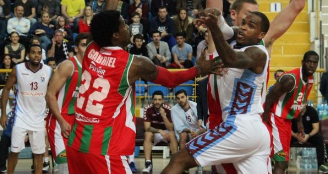 Pınar Karşıyaka seriyi Trabzon'da noktaladı