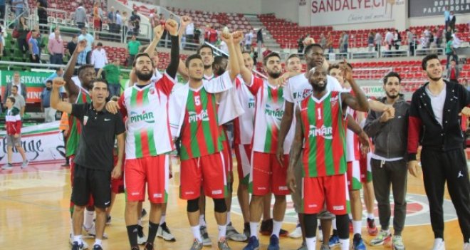 Pınar Karşıyaka taraftarıyla Best galibiyetiyle buluştu