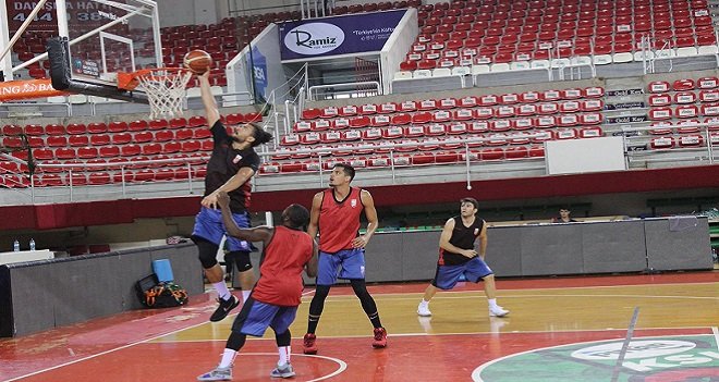 Pınar Karşıyaka Türk Telekom önünde...