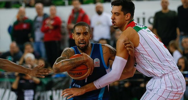 Pınar Karşıyaka, Türk Telekom'u elinden kaçırdı