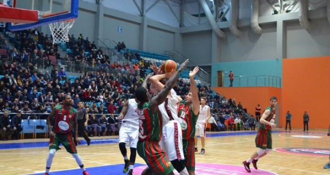 Pınar Karşıyaka, Uşak'ta zorlanmadı