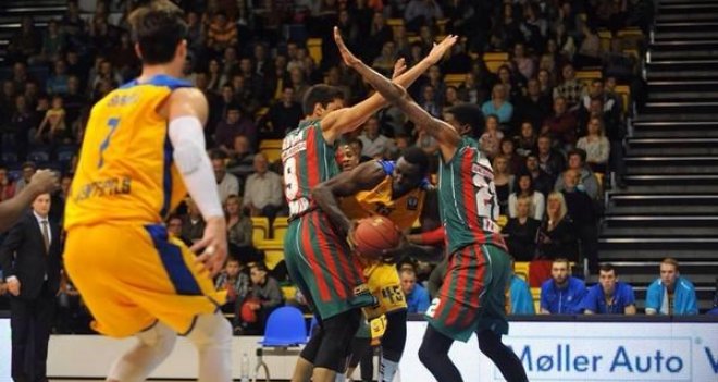 Pınar Karşıyaka Ventspils karşısında güle oynaya...