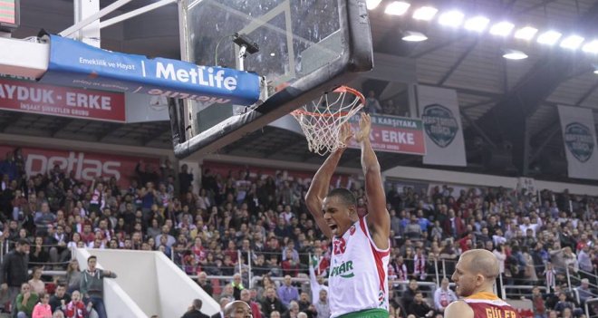 Pınar Karşıyaka'da Aslan keyfi...