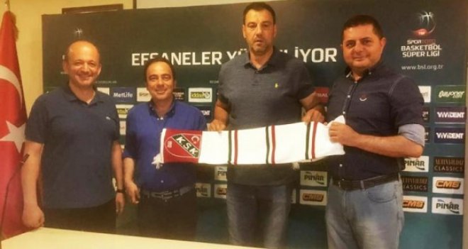 Pınar Karşıyaka'da dümene Trifunovic geçti