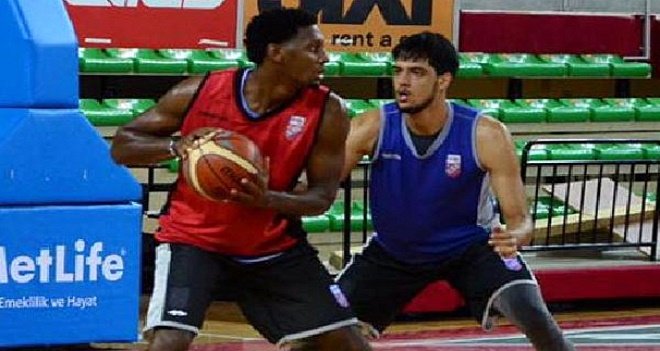 Pınar Karşıyaka'da Jones çalışmalara başladı