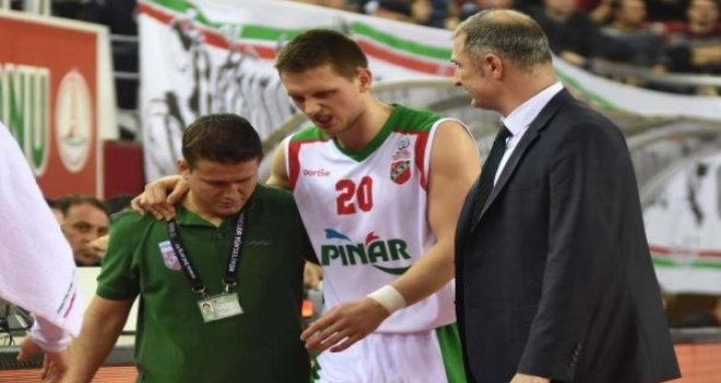 Pınar Karşıyaka'da Ponitka Almanya'da oynamayabilir