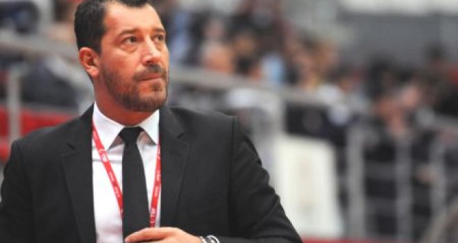 PINAR KARŞIYAKA'DA SARICA "BİR YIL DAHA" DEDİ...