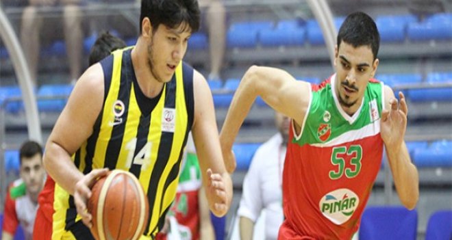 Pınar Karşıyakalı gençler Fenerbahçe'ye ilk maçı kaybetti