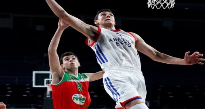 Pınar Karşıyaka'nın gençlerinin galibiyet serisini Efes bozdu