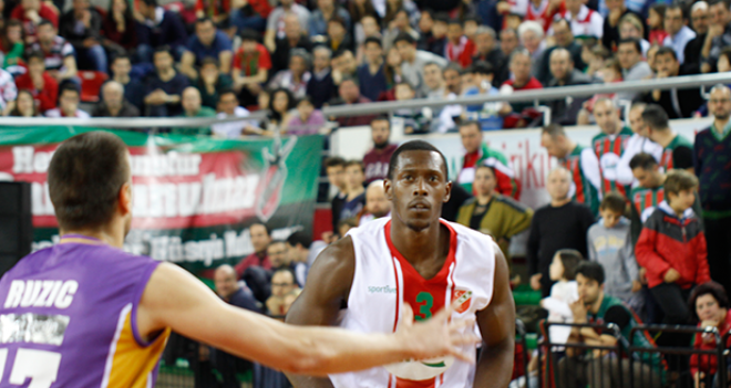 Pınar Karşıyaka'nın konuğu Royal Halı Gaziantep