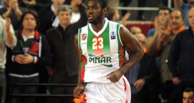 Pınar Karşıyaka'ya bir darbe de Carter'den...