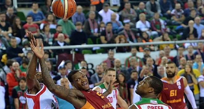 Pınar Karşıyaka'ya ceza geldi...