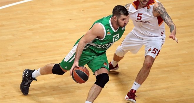 Pınar Karşıyaka'ya Hırvat uzun