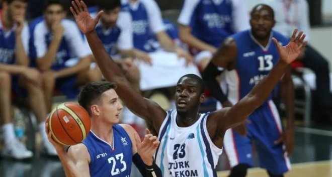 Pınar Karşıyaka'ya ikinci Carter...