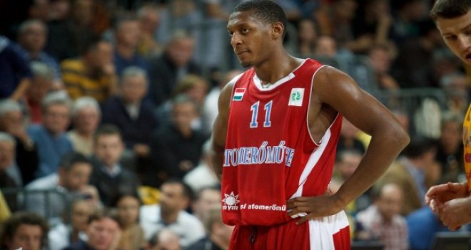 Pınar Karşıyaka'ya skorer uzun