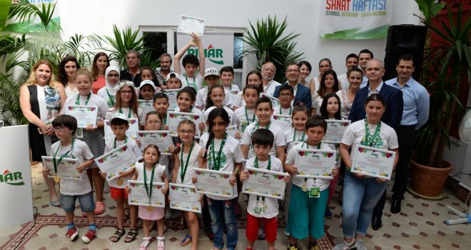 Pınar, yetenekli çocukları ödüllendirdi