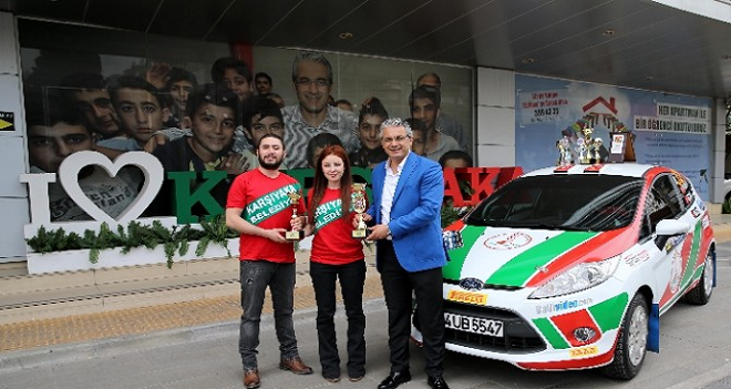 Rallide Karşıyaka'ya bir kupa daha...