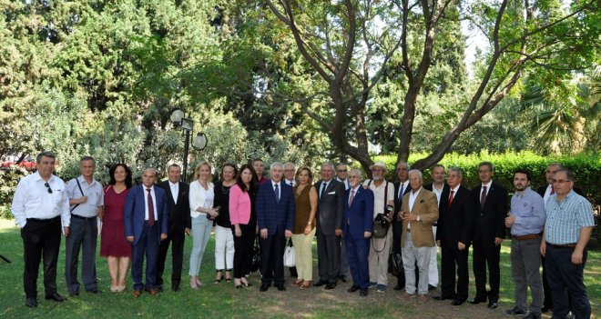 Rektör Hoşcoşkun, basın temsilcileriyle buluştu