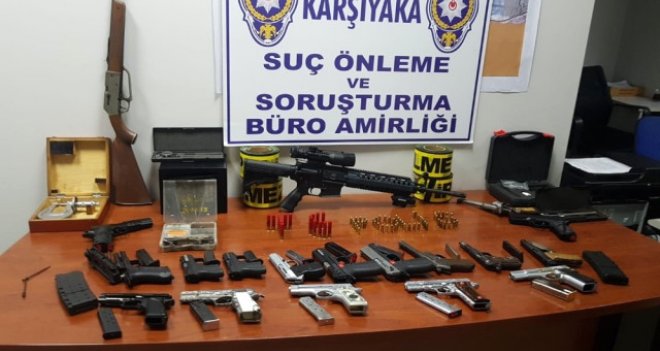 Ruhsatsız silah satan şahıs Bostanlı'da yakalandı